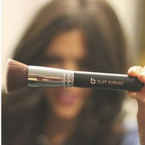 NEW! Makeup brush